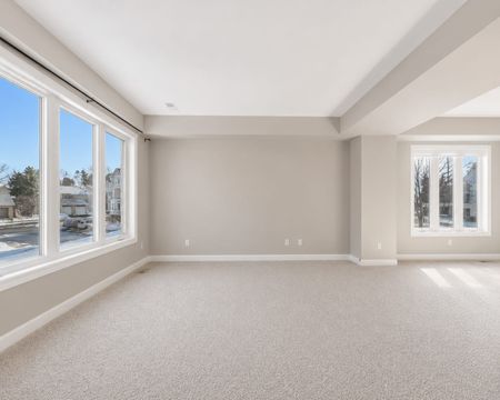 For Lease - 1660 Locksley Lane Unit# 21, Beacon Hill North - South and Area, Ontario - Photo 4