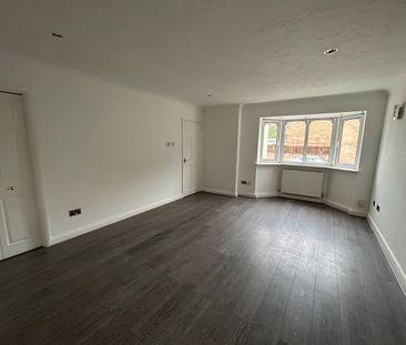 3 Bed Semi-Detached House, Brook Close, BS41 - Photo 3