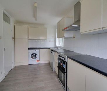 4 bedroom detached house to rent - Photo 2