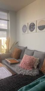 Looking for housemate for 2Bed2bath condo-Surrey-36th floor-3mins from Skytrain - Photo 4