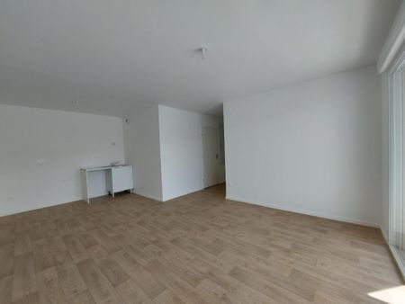 Location Appartement 2 pièces 46m² PETIT COURONNE 76650 - Photo 2