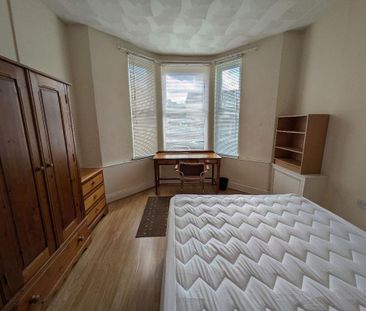 6 bedroom terraced house to rent - Photo 2