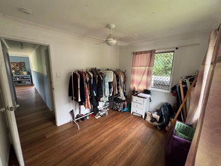 Large Family Home Nestled In Quiet Cul-de-sac - Photo 5