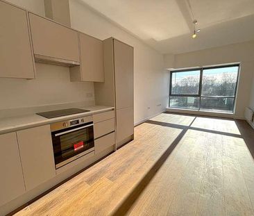 Lakeside West, Lakeside Close, Staines-upon-thames, Surrey, TW18 - Photo 5