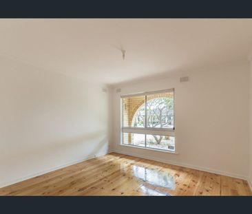 Homette with Spacious Living! - Photo 2