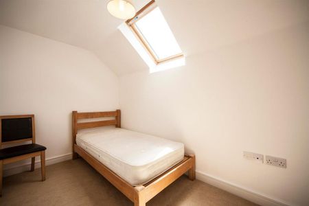 2 bedroom maisonette to rent - Photo 2