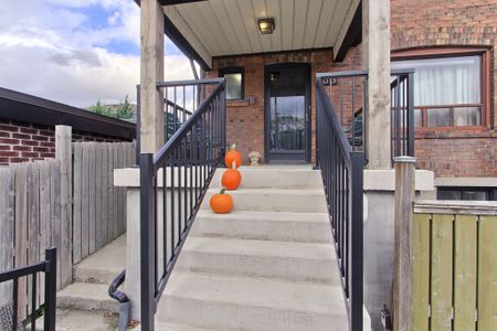 For Lease - 108 Rogers Road Unit# Main, Toronto, Ontario - Photo 3