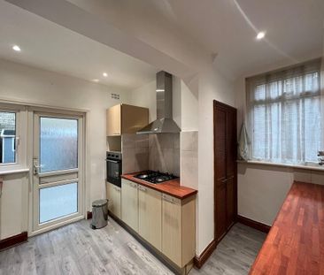 2 bedroom ground floor flat to rent - Photo 5