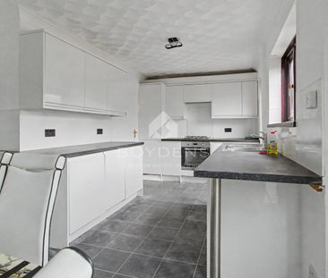 Monkwick Avenue, COLCHESTER - Photo 6