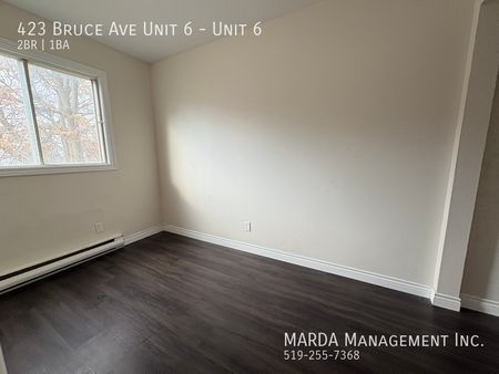 SPACIOUS 2BED/1BATH UPDATED UNIT ON BRUCE + HYDRO! - Photo 3