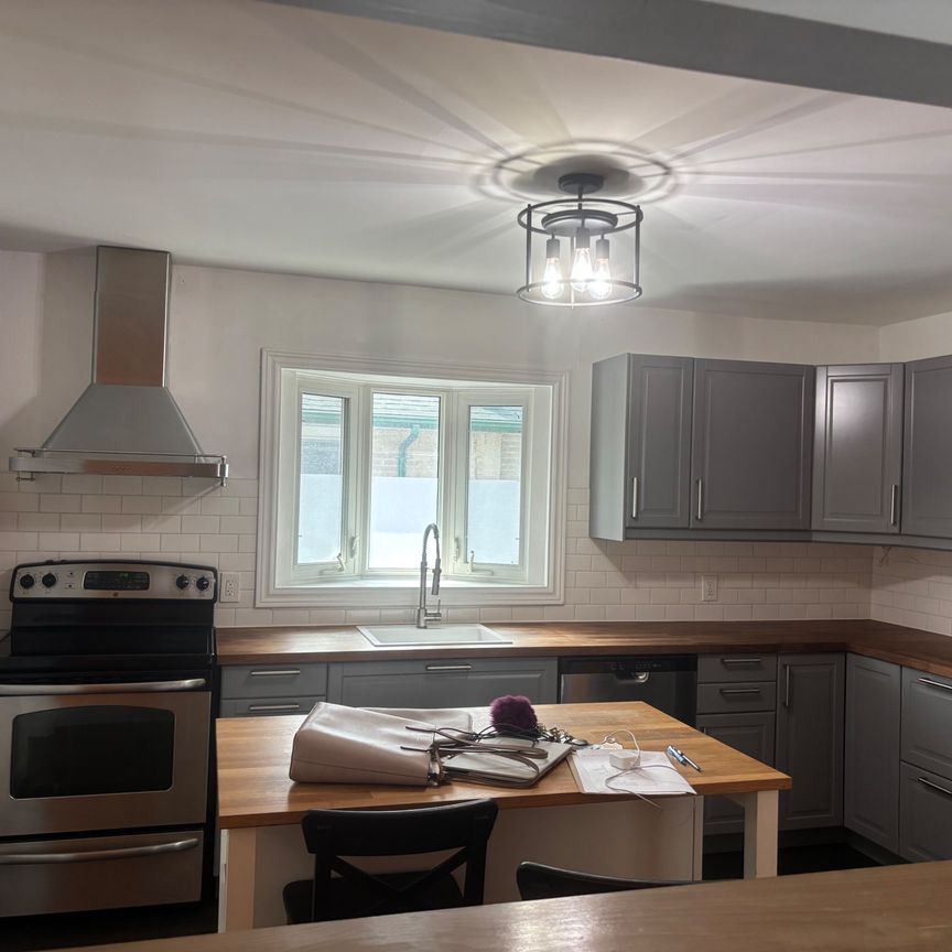 For Lease - 52 Terraview Boulevard, Toronto, Ontario - Photo 1