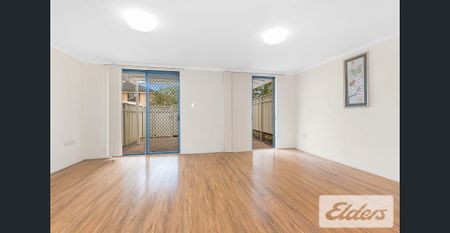 3-Bedroom Townhouse With Spacious Double Lock Up Garage! - Photo 4