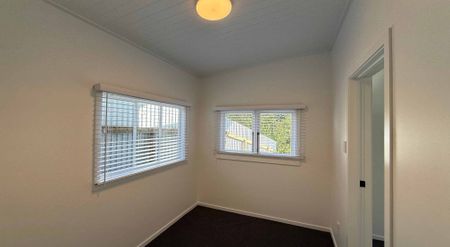 Arrowtown Delight! - Photo 4