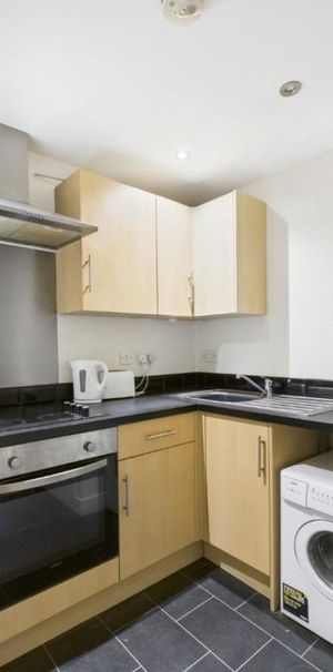 Flat 4 41A Briggate, Shipley - Photo 1