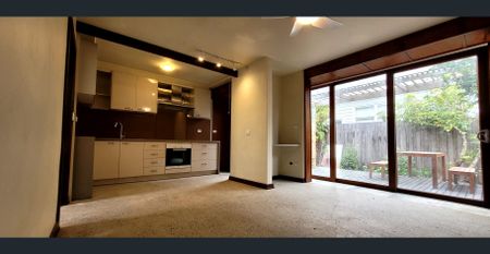 Recently renovated in a perfect position - Photo 4