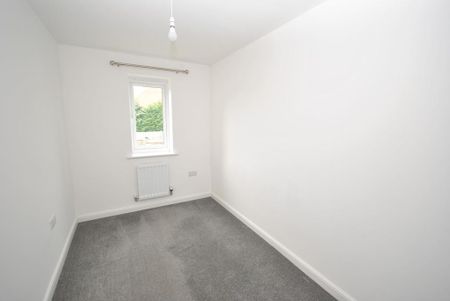 3 bedroom semi-detached house to rent - Photo 2
