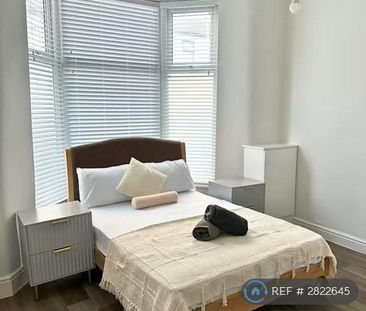 4 bedroom terraced house to rent - Photo 6