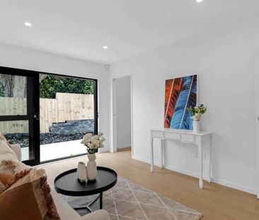 3 BEDROOMS IN HOWICK - Photo 2