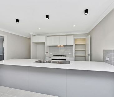 Brand new - Four Bedroom Duplex - Photo 2