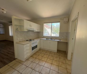 Spacious Three Bedroom Family Home - Photo 2