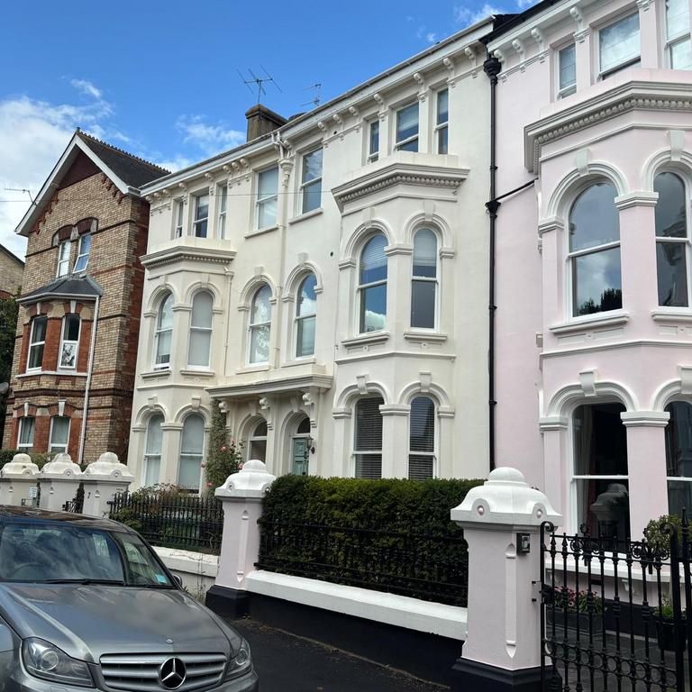 5 bedroom townhouse to rent - Photo 1