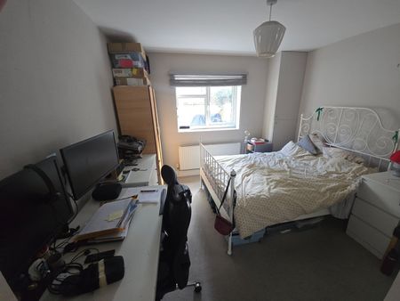 1 Bed Flat, Balham High Road, SW17 - Photo 5