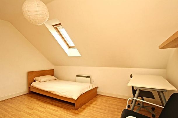 3 bedroom flat to rent - Photo 1
