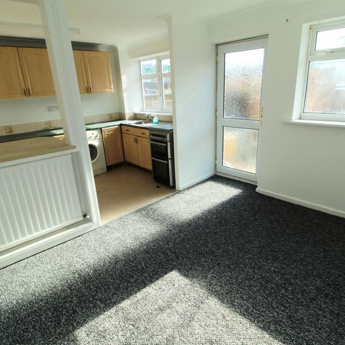 3 bedroom terraced house to rent - Photo 1