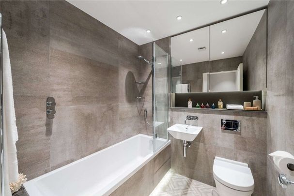 Completely modernised three bedroom townhouse moments from Marylebone - Photo 1