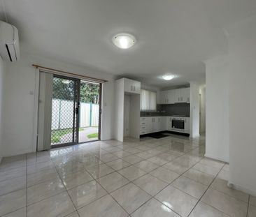 ELECTRICITY & WATER INCLUDED!! Airconditioned, Two Bedroom Granny F... - Photo 6