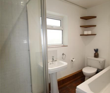 2 bedroom end of terrace house to rent - Photo 5