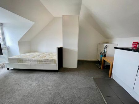 Studio to rent - Photo 2