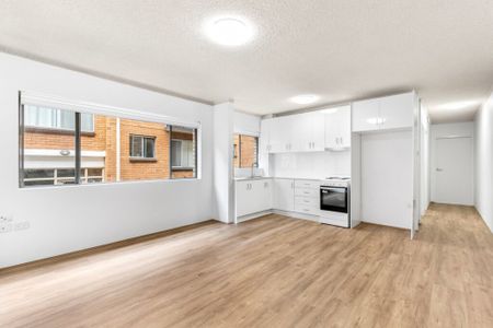 Modern 2 bedroom unit - Photo 3