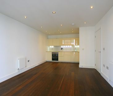 2 Bed Flat, Rainsborough House, SW15 - Photo 2