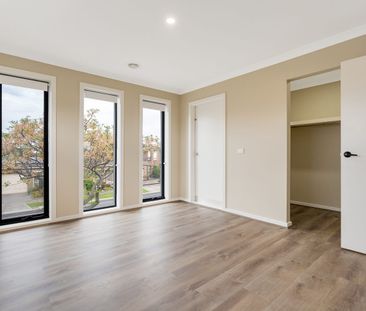 Spacious Townhouse! - Photo 5