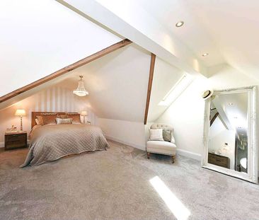 *6 month tenancy only* Delightful and impressive period house in St... - Photo 2