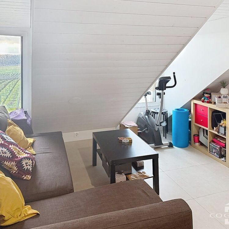 Dans un charmant immeuble à Etoy, studio dans les combles - Photo 1