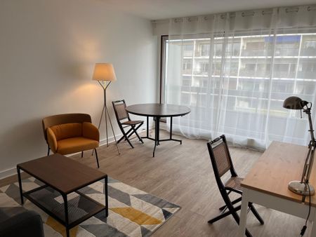 Location Appartement 1 pièce 31m² PARIS 17ème - Photo 2