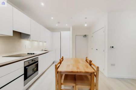 2 Bedroom 2 Bathroom Flat 15 Room A - Photo 4