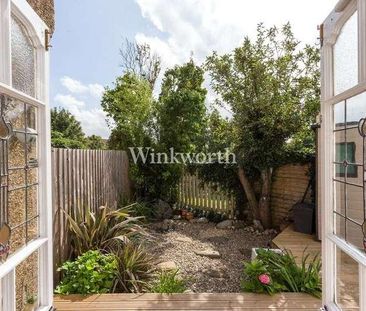 Riverway, Palmers Green, N13 - Photo 4