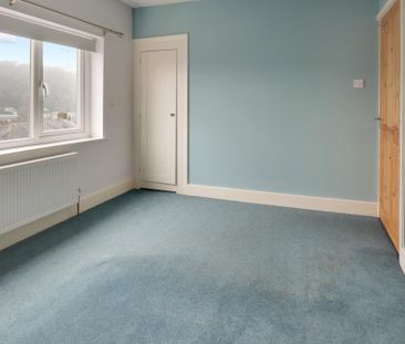 2 bedroom end of terrace house to rent - Photo 3