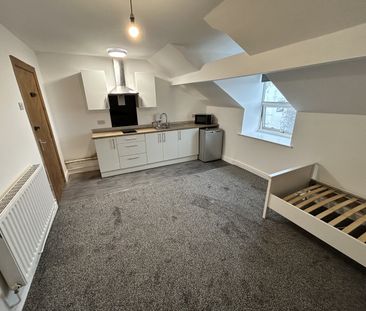 Room in a Shared House, Trafalgar Road, CH44 - Photo 3