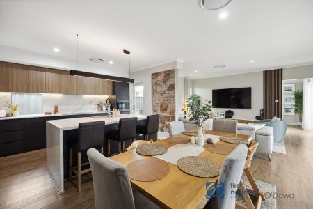 Luxurious 4-Bedroom Family Home - Photo 3