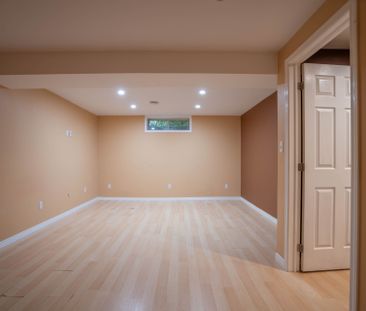 For Lease - 971 Creekside Drive, Waterloo, Ontario - Photo 2