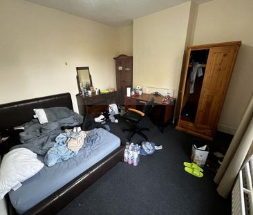 4 bedroom terraced house to rent - Photo 3