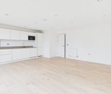Optimal House, Station Road, Gerrards Cross,SL9 - Photo 4