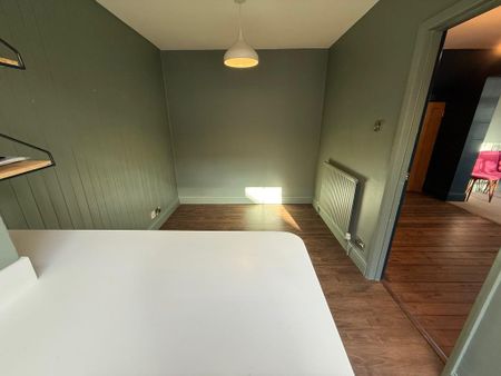 4 bedroom semi-detached house to rent - Photo 2