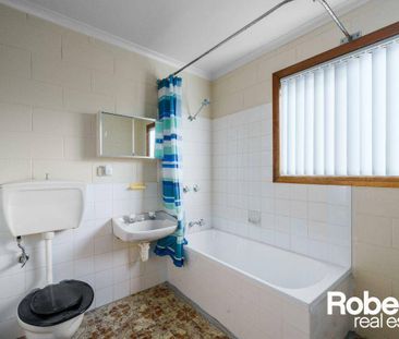 Cozy Two Bedroom Unit - Photo 6