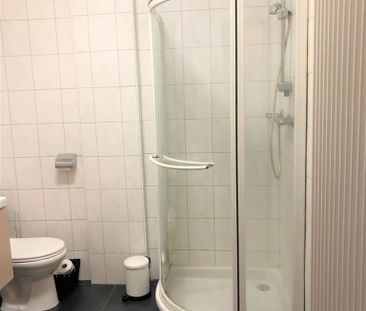 Mooi appartement met 2 slaapkamers, ruime woonkamer gelegen vlakbij... - Photo 2