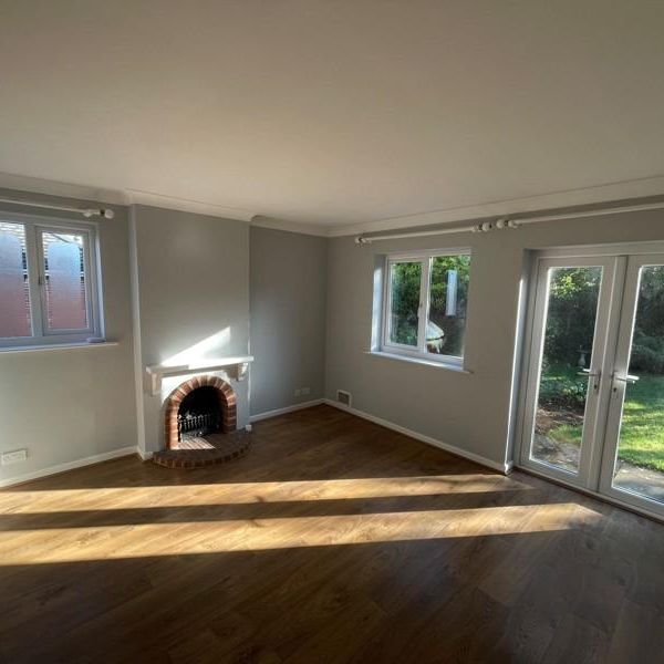 3 bedroom detached bungalow to rent - Photo 1